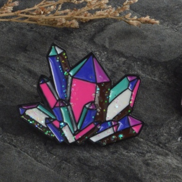 Cute Crystal Pin - Picture 3 of 4